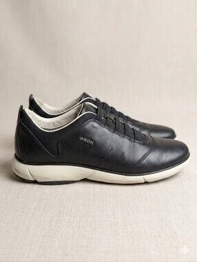 Geox Respira Black Leather Low Top Sneakers - US 9 (Fits like 8)